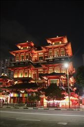 Buddha Tooth Relic Temple: by graynomadsusa, Views[240]