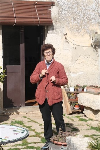 Agatha, no English but persistent, Ragusa