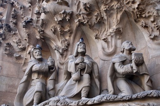 Three wise men—and two pigeons! Sagrada Familia