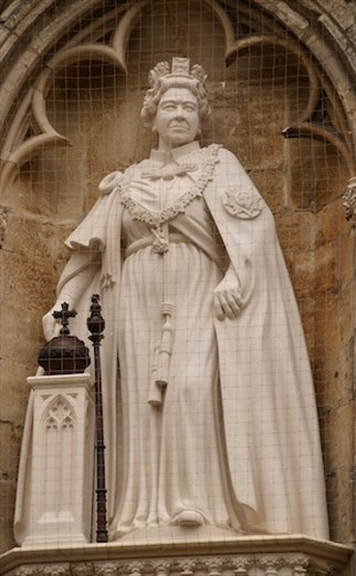 Recently installed statue of Queen Elizabeth, York Minster