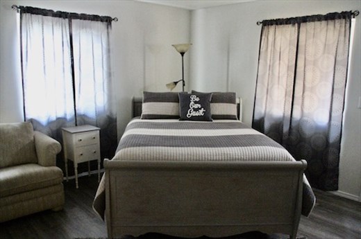 Comfy Bed, Two Lakes AirBnB