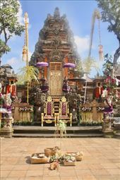 Taman Saraswati looks ancient but it's only 75-years old: by graynomadsusa, Views[291]