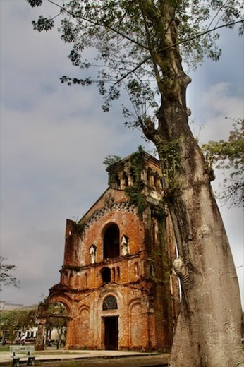 Thap Co, original church of Our Lady of La Vang