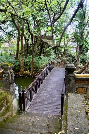 Bridge to secluded island, Hué Imperial City