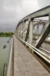 400 meters across the Perfume River: by graynomadsusa, Views[246]