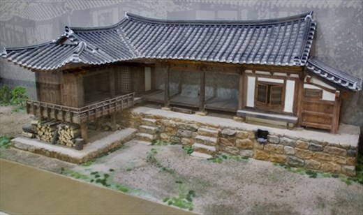 Model of unpretentious Mucheomdang Head Family house