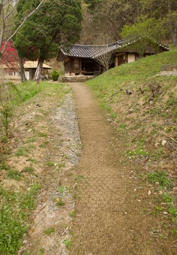 Follow the Woven Rope pathway