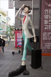 A bit of whimsy right outside our hotel: by graynomadsusa, Views[470]