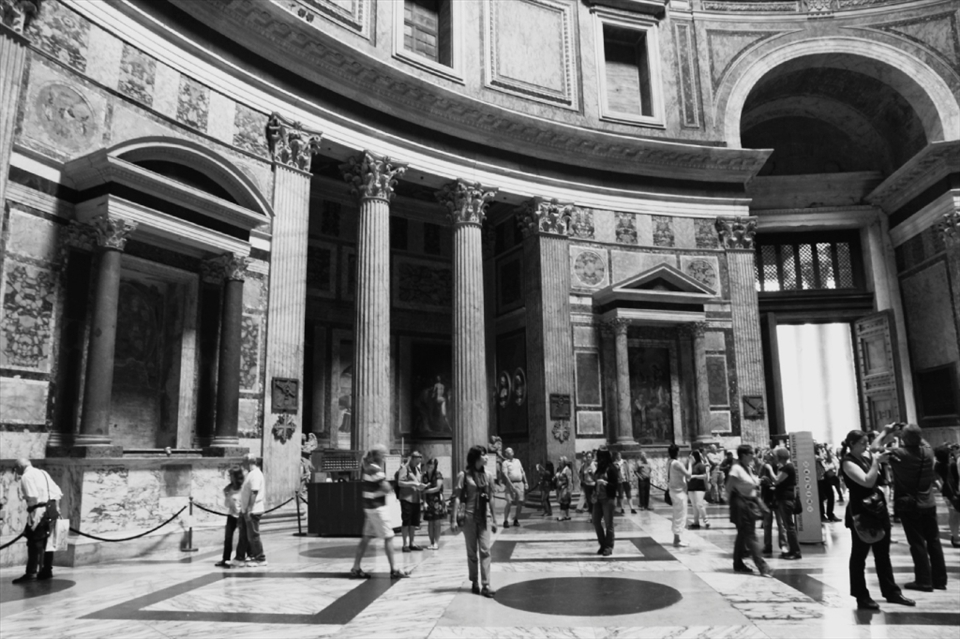 I was amazed that a building that was built over 1800 years ago could literally take my breath away.  As I walked around inside the Pantheon, I noticed many others with the same enthusiasm as me - mouths open, approving gasps of amazement and spinning their bodies in circles whilst looking up in an attempt to take it all in.