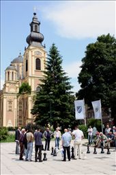 Celebrating Llife and playing chess in Trg Oslobodenja: by gub, Views[271]