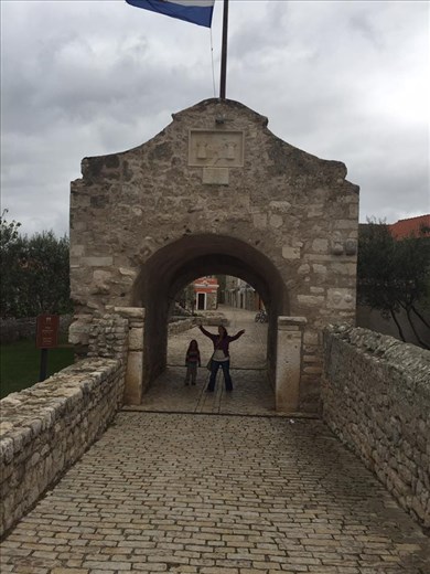 Old entrance to the city of Nin