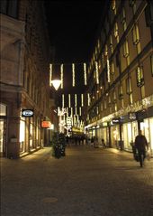 Cobble streets with Christmas decorations: by gwen, Views[176]