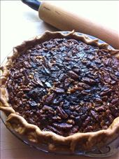 crimp the edges of the crust between your fingers for a homemade look: by gwendolynalley, Views[379]