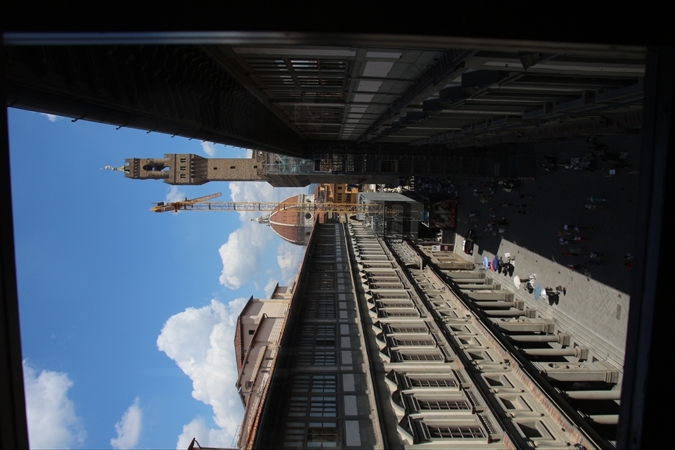 Funneling through the streets of Florence