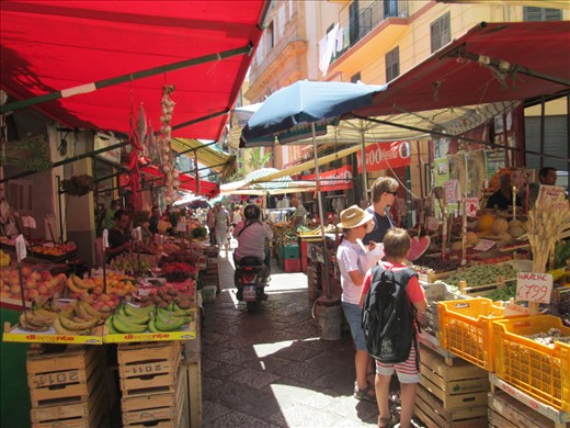 Mercatto dil capo, de todo y por su orden