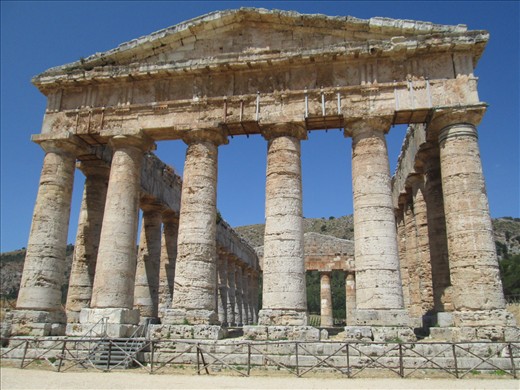 El templo dórico de Segesta, una maravilla perdida en el campo