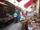 Tráfico (de motos) en il Mercato della Vucciria: by gztrips, Views[207]