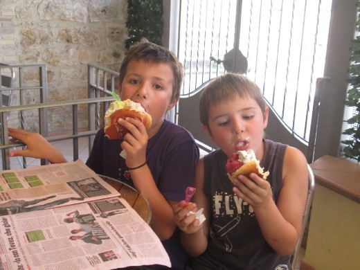 Brioches con Helado, el invento del siglo.