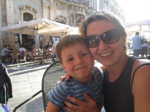 Gelatteria Milano, un clásico del helado siciliano. Probamos la granitta de limón y almendra.