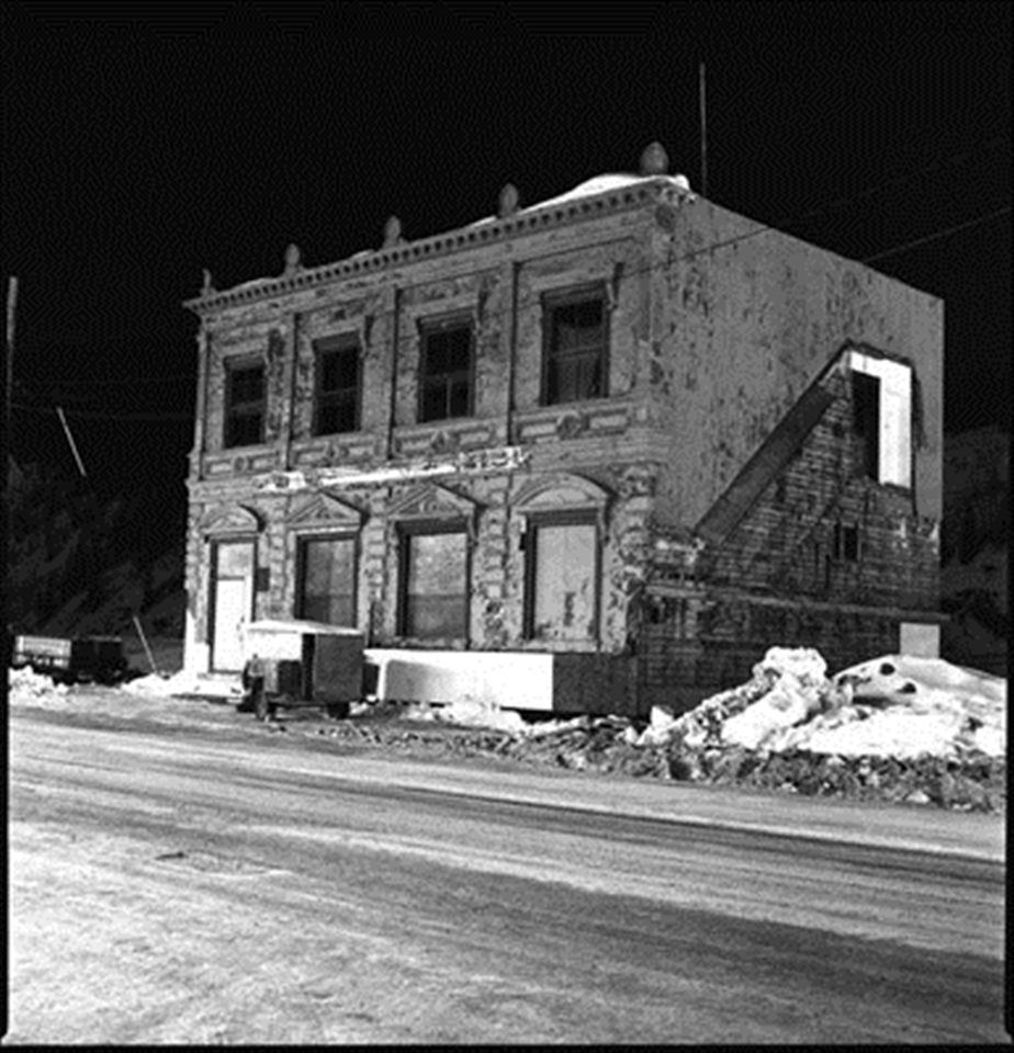 Robert Service, Dawson City