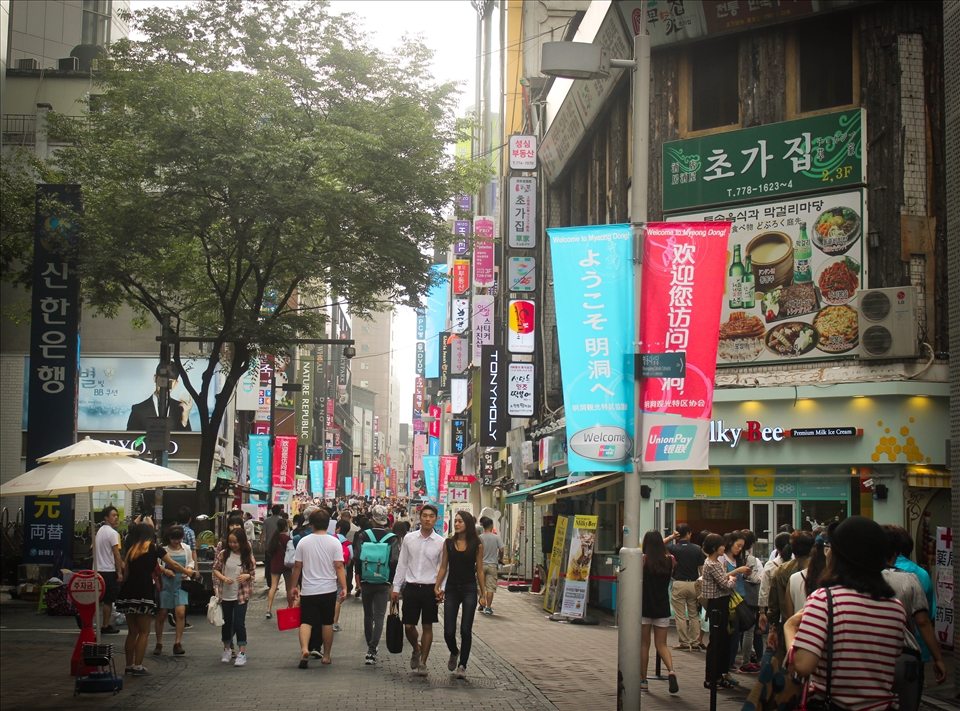 holding hands the korean way - Myeondong