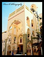 Dar al-Mustafa Seminary is an Islamic seminary built in the form of an old castle in Hadhramaut - Yemen and it has students from all over the world. It is considered to be one of the most traditional education castles that lighten its area.: by hanib, Views[1119]