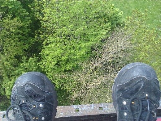Hanging of the edge of the boats on the Pontyscilty(?)