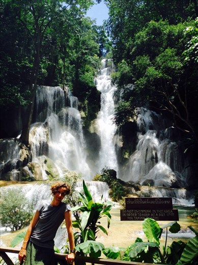 The largest drop of the Khouang Si Waterfall, the photo does not do justice to the beauty of it.