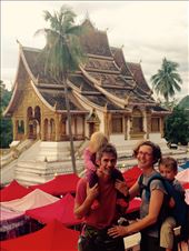 Posing in front of the temple of the Royal Palace Museum, hosting the significant Pha Bang Buddha (night market in front).: by hannap, Views[284]