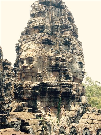 Each tower has four faces representing the brahma-vihara or excellent states of mind: loving-kindness, compassion, sympathetic joy and equanimity. This king abolished any kind of caste system there was and invited all people to worship at this temple.