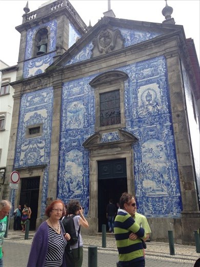 This is Capela das Almas. It's a church on Santa Caterina near where my hostel was. The exterior is made up almost entirely of azulejos. 