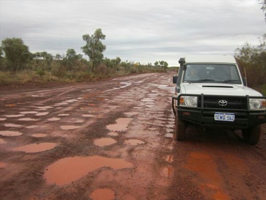 Leaving Karijini on a rainy day.