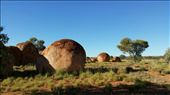 Ein Uebernachtstop bei den Devils Marbles. Eine tolle Gegend mit fantastischen Steinformen, die aussehen wie Murmeln.: by heffmann, Views[203]