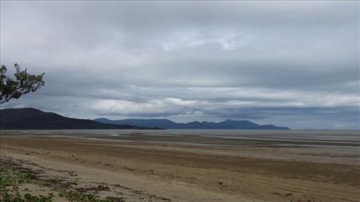 Low tide at Conway Beach - Ebbe