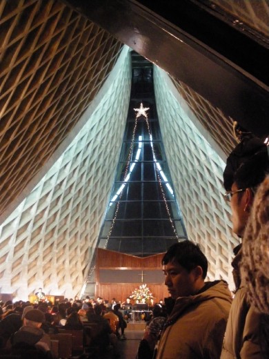 Merry Christmas! Prayed and celebrated in this holy night. And singing a happy song with good friends, enjoy in this pretty Luce Memorial Chapel.