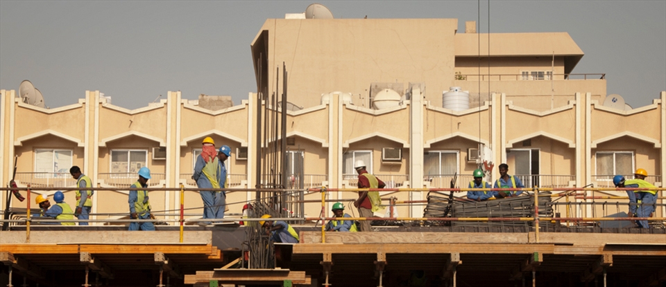Workmen exposed to extreme heat near the Grand Mosque Bur Dubai