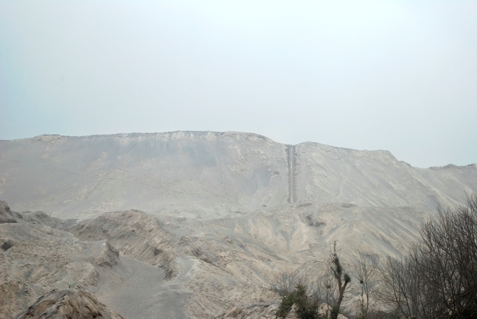 This is the stairway to crater. From my point of view, it's around 500m up so some Tenggerese rent a horse for tourist to avoid exhaustion.