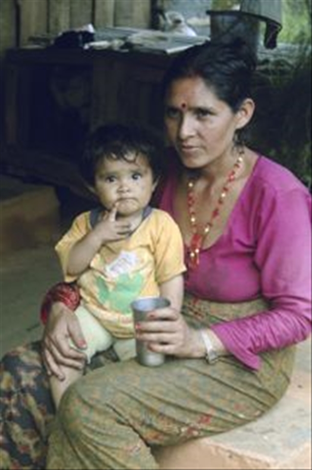 Many families in the village struggle with money and cant afford their children’s education which often forces the husbands to leave to foreign countries to earn more money. This leaves the women alone with the animals, farm and children for months at a time.