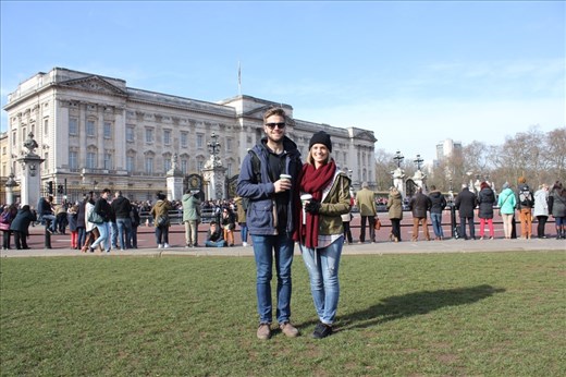 Checked out where Lizzy loo lives and watched the changing of the guards.. Thrilling business!