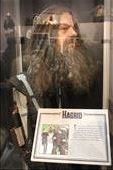 Hagrids head is fake!!! Completely mechanical that sat on top of the actor to make him extra big! #mindblown: by hethoandstokesyseuropeanadventure, Views[1576]