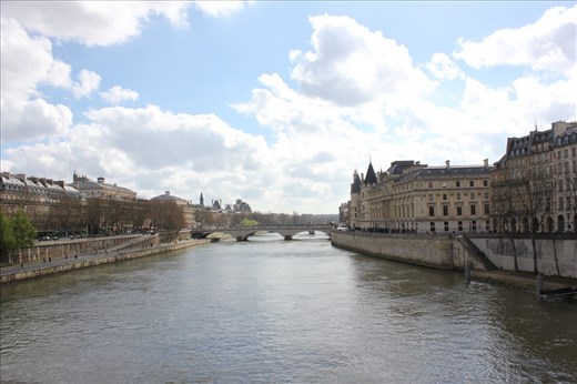 Paris is much prettier in the sunshine!