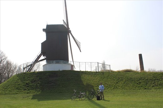 Mid bike ride stop to eat.. chocolaaate! 