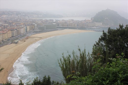 We went on a pretty crappy day, so the views weren't fabulous, but we took a 2.5 hour hike to the small fisherman town Pasaia on the other side of the mountain out of Donostia (San Seb)
