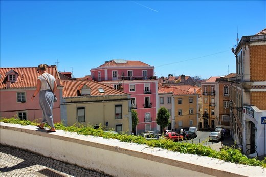 Finding our way to the flea market..