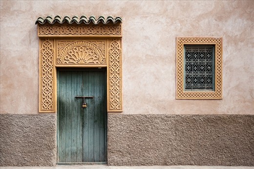 Marrakesh is a city where you can find an amazing architectural sights. Marrakesh houses has a beauty of its own !