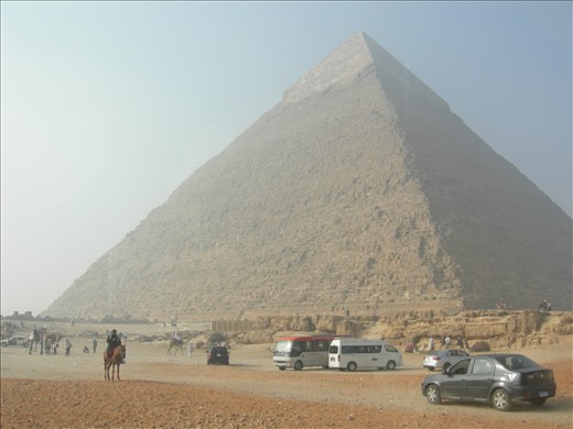 Guys!!! looks, I was in the most historic building in the world, did you see how beautiful this building? yeah I watched the historic story of this place is real. one of the best masterpiece in this world. Pyramid of giza is made of thousands of stone piles where the first stone in the lift by 200 people. Whether there are now people who want to do? although in pay expensive? LOL