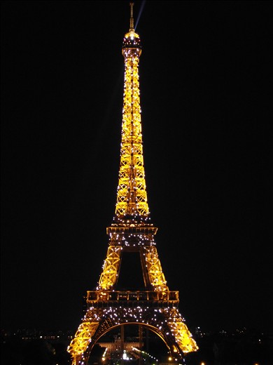 The Eiffel Tower shows off its true colours