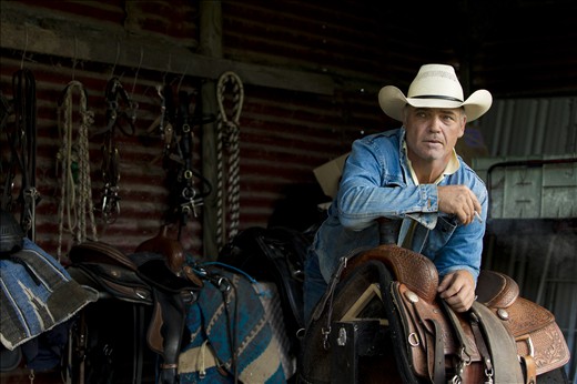 Tom pauses to reflect after putting away his saddle and equipment. He says he doesn’t mind the long work hours, having worked hard to build a reputation as a quality horsebreaker & trainer, Tom finds great pleasure in what he has worked hard to establish.  