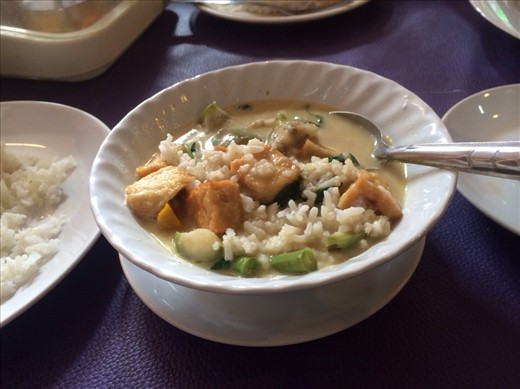 Green curry for breakfast, $0.90, I'm in heaven