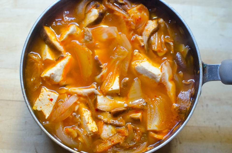 kimchi jjigae